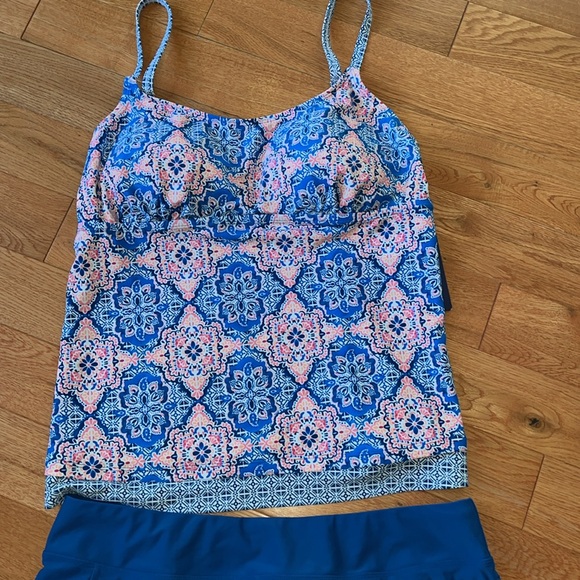 Ocean breeze two-piece bathing suit with adjustable straps size 14 - Picture 2 of 5